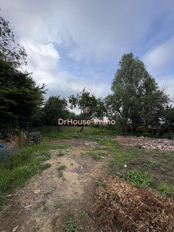 Terrain à LABEUVRIERE