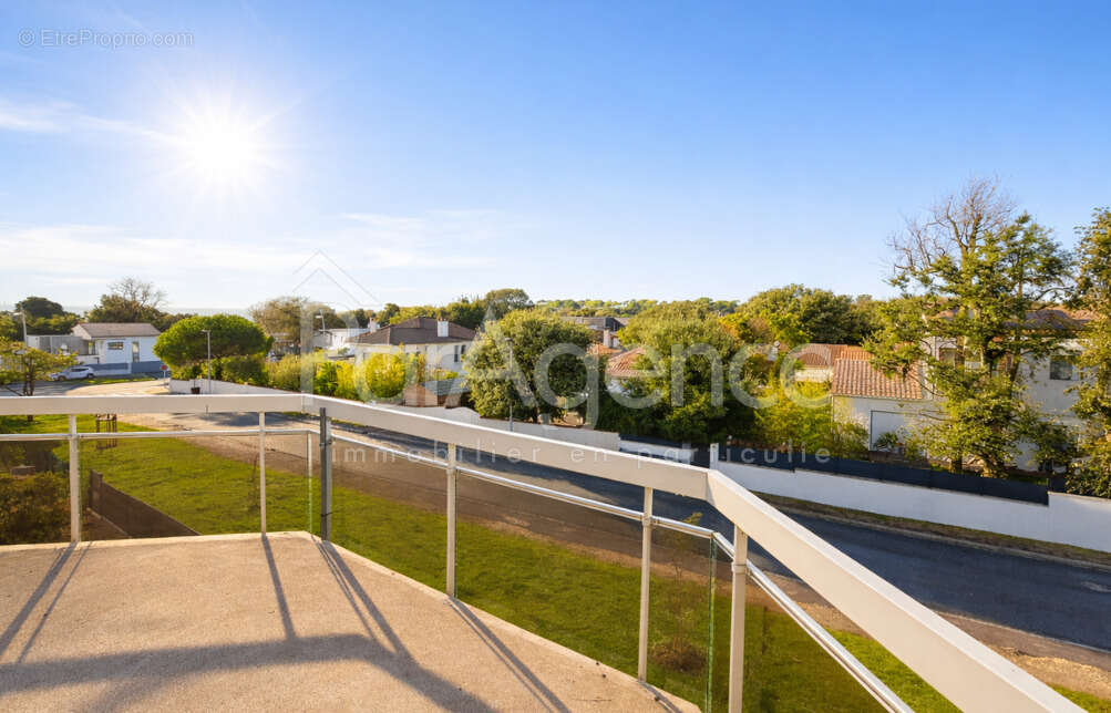 Appartement T3   Terrasse vue mer - photo 3