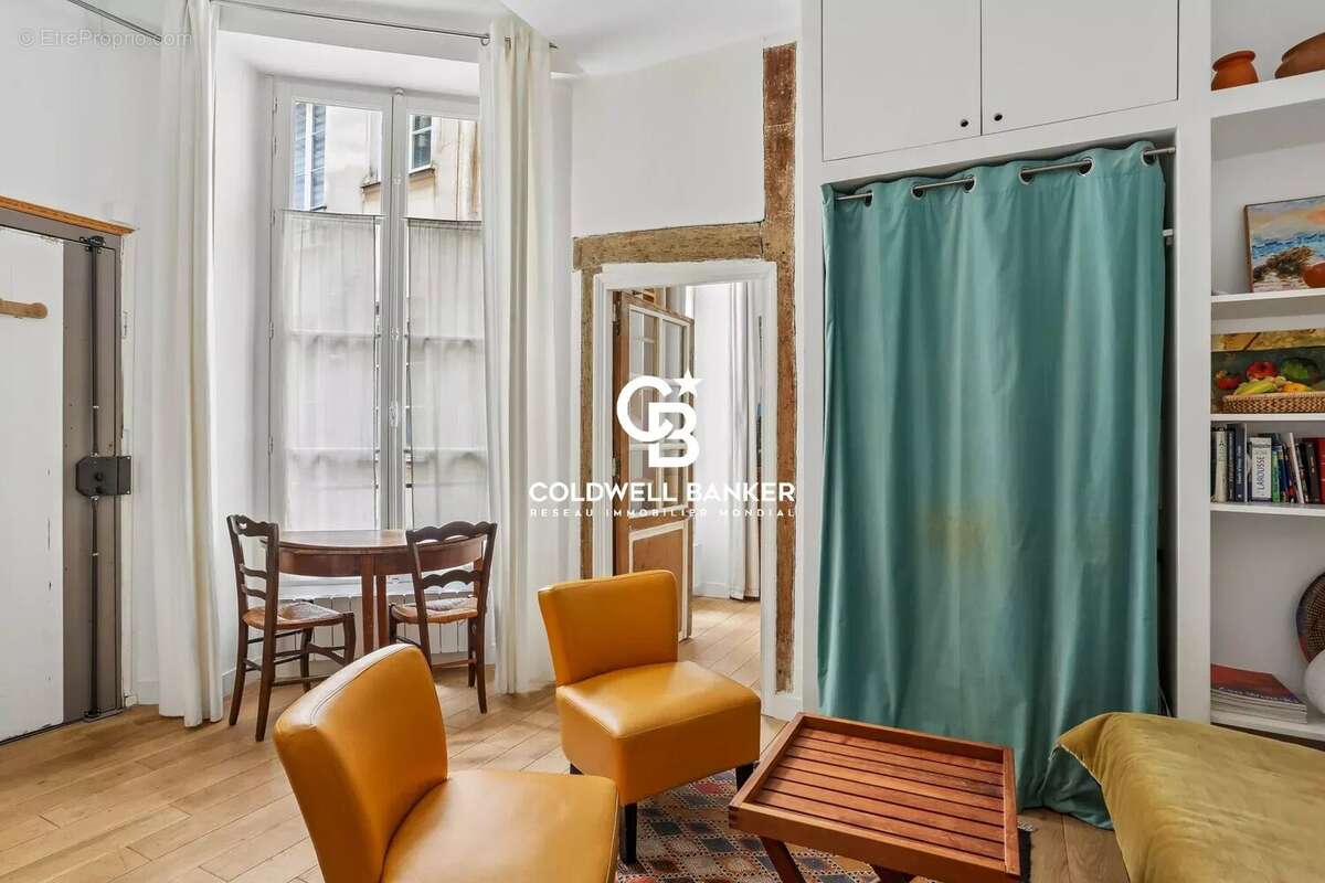 Appartement à PARIS-7E
