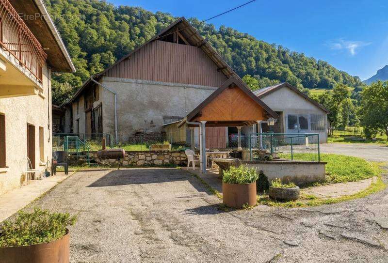 Maison à SAINT-BERON