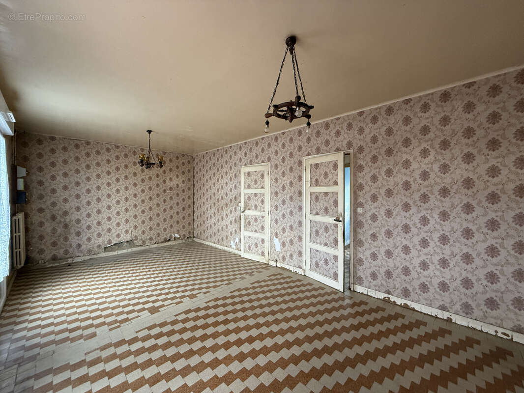 Maison à JUVIGNY-LE-TERTRE