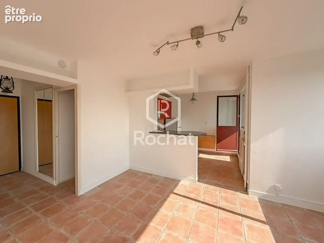 LYON 3   Grand T1 rénové de 40,64 m2 avec balcon, garage fermé et cave inclus - photo 12
