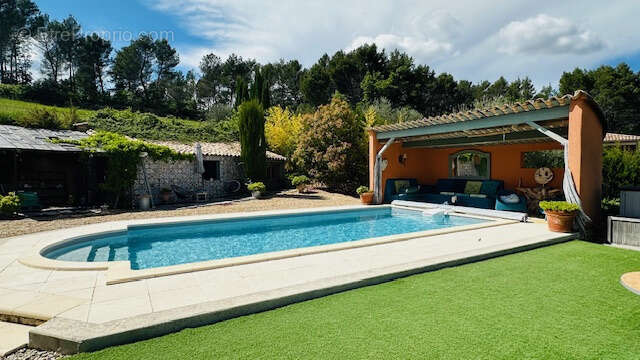 Maison à ENTRECHAUX