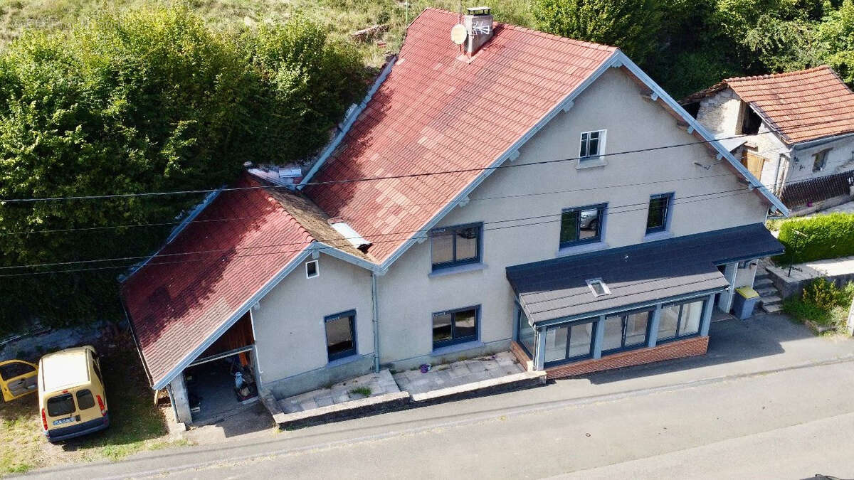 Maison à CLERVAL