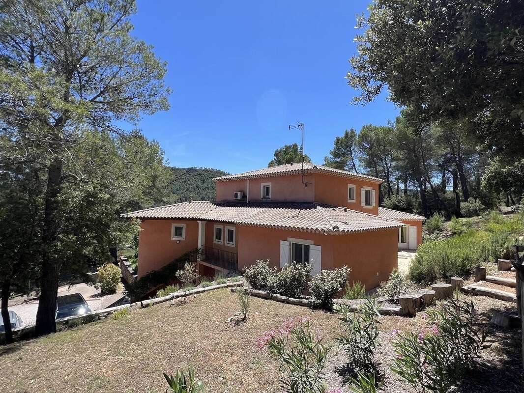 Maison à CORRENS