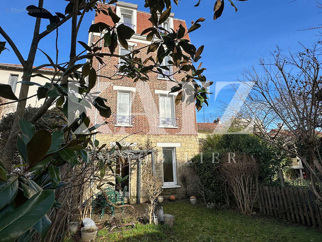 Maison à SURESNES