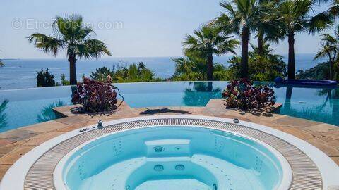 Maison à THEOULE-SUR-MER