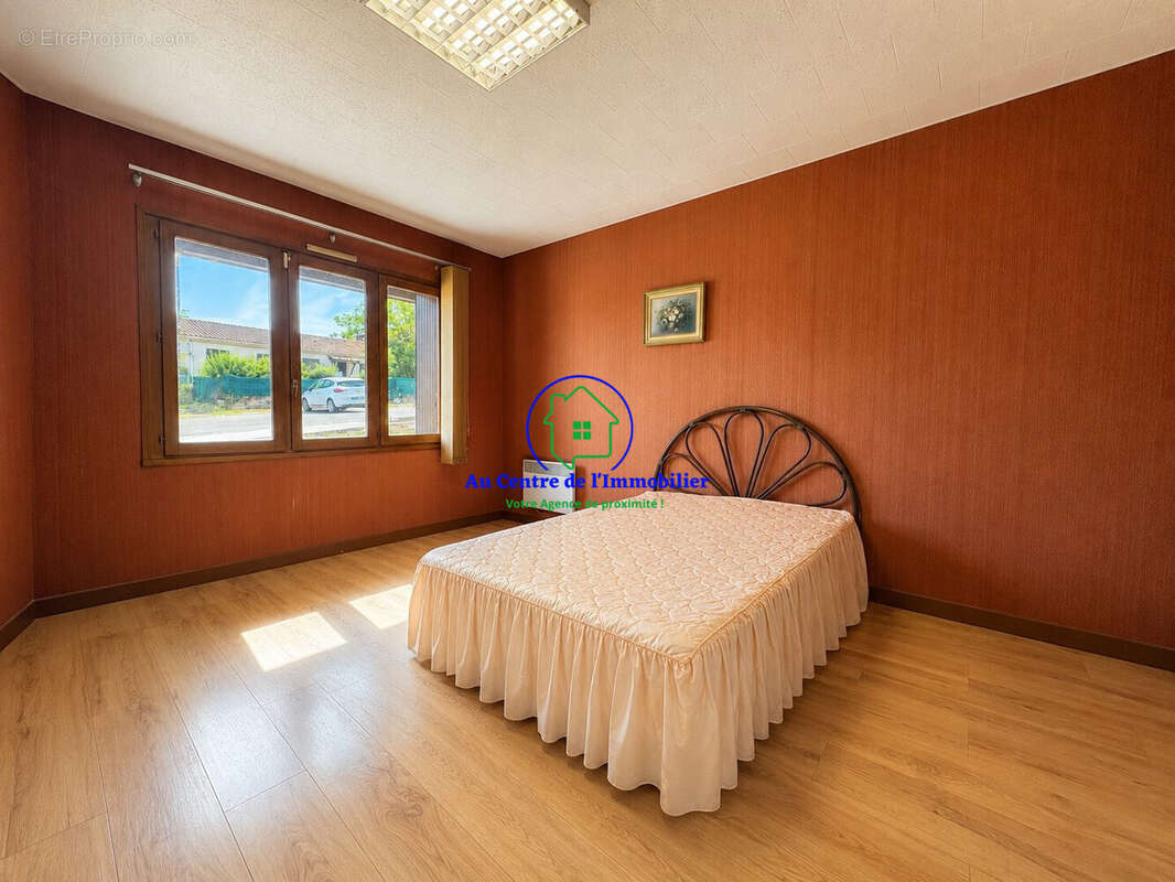 Maison 132 m² à Laroque-Timbaut  - photo 4