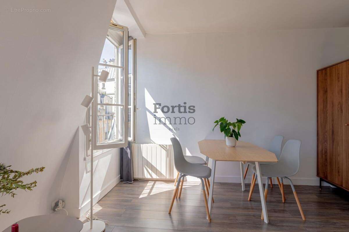 Appartement à PARIS-18E