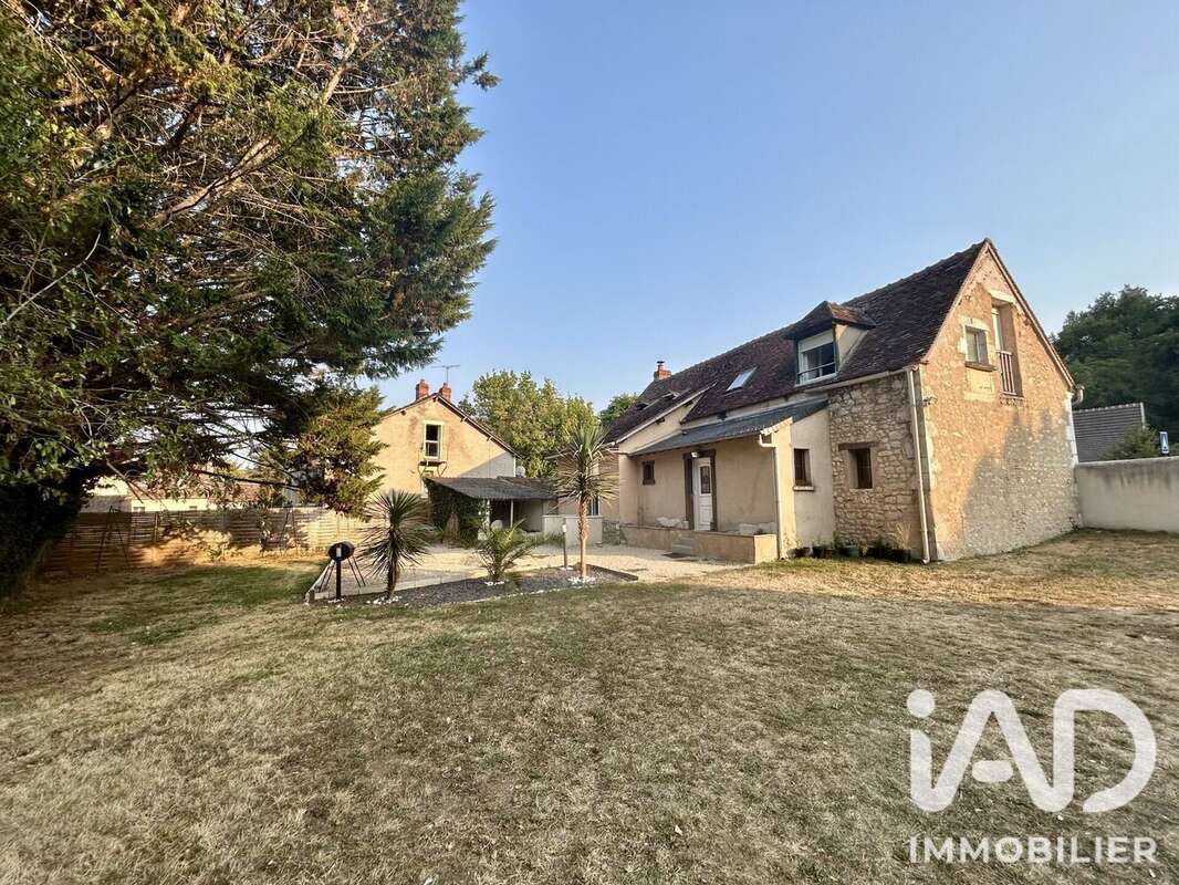 Maison 97 m² à Saint-Aigny  - photo 2