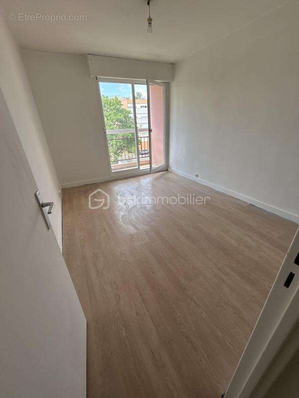 Appartement à EPINAY-SOUS-SENART