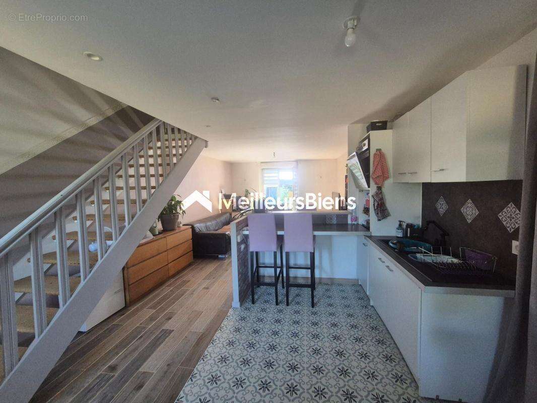 Maison mitoyenne de 80m², 4 pièces, 2 chambres sur un terrain de 354m² - photo 2