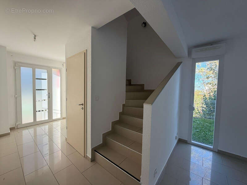Maison 100 m² à Hegenheim  - photo 6