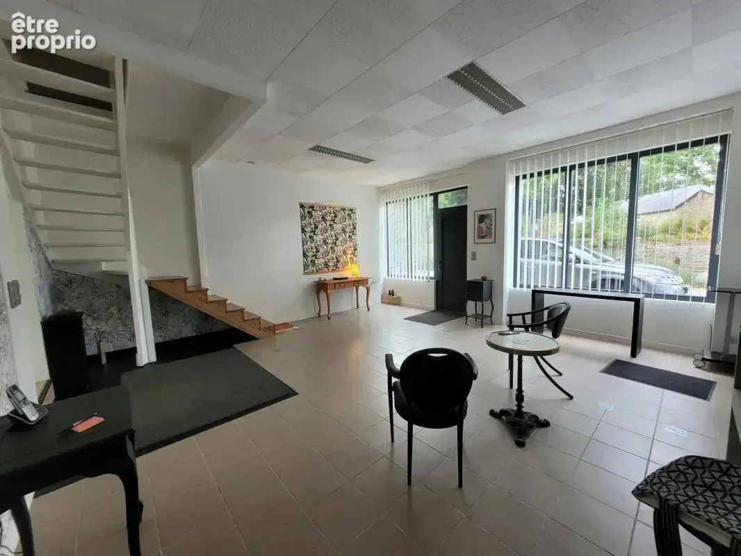 Maison de 5 pièces de 220 m² à Les Portes du Coglais - photo 4