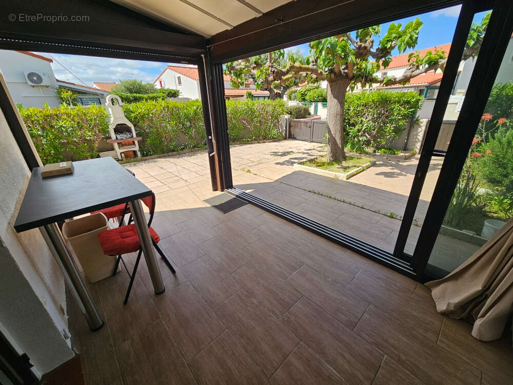Villa t3+mezzanine-le village-le barcares - photo 2