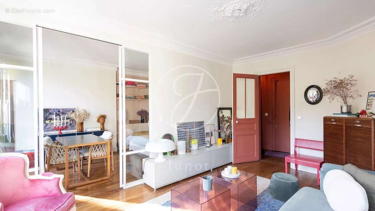 Appartement à PARIS-18E