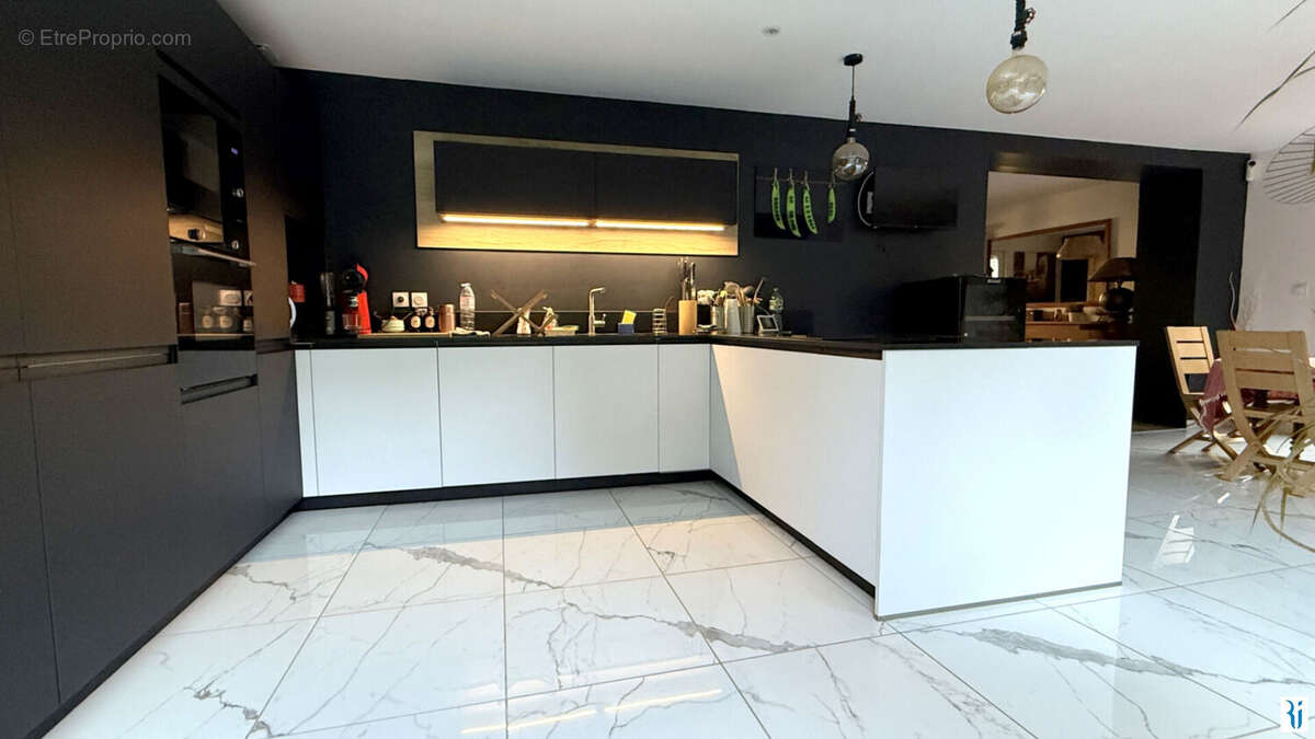 Maison à MONT-SAINT-AIGNAN