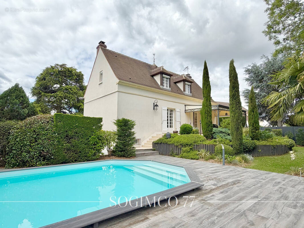 Maison à CLAYE-SOUILLY
