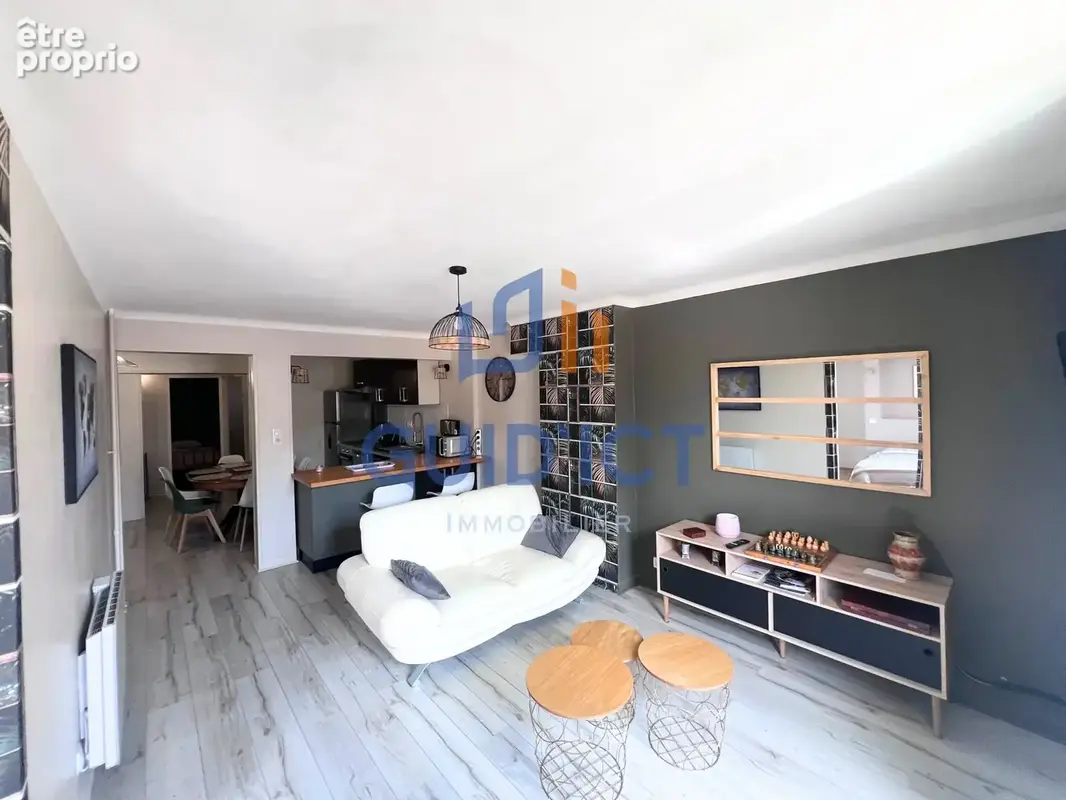 Photo Appartement à Espalion au prix de 147 000€