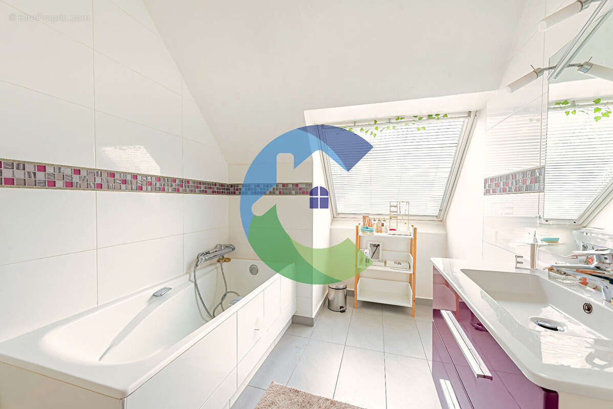 Maison à BALLAINVILLIERS