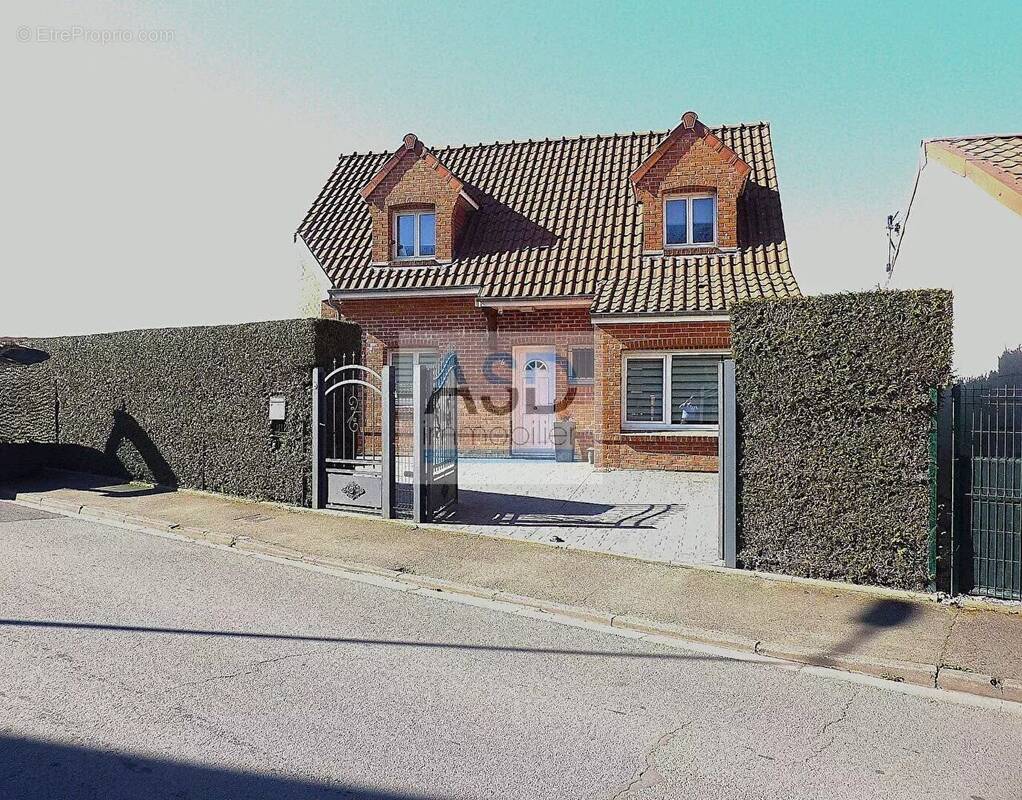 Maison à MONTIGNY-EN-GOHELLE