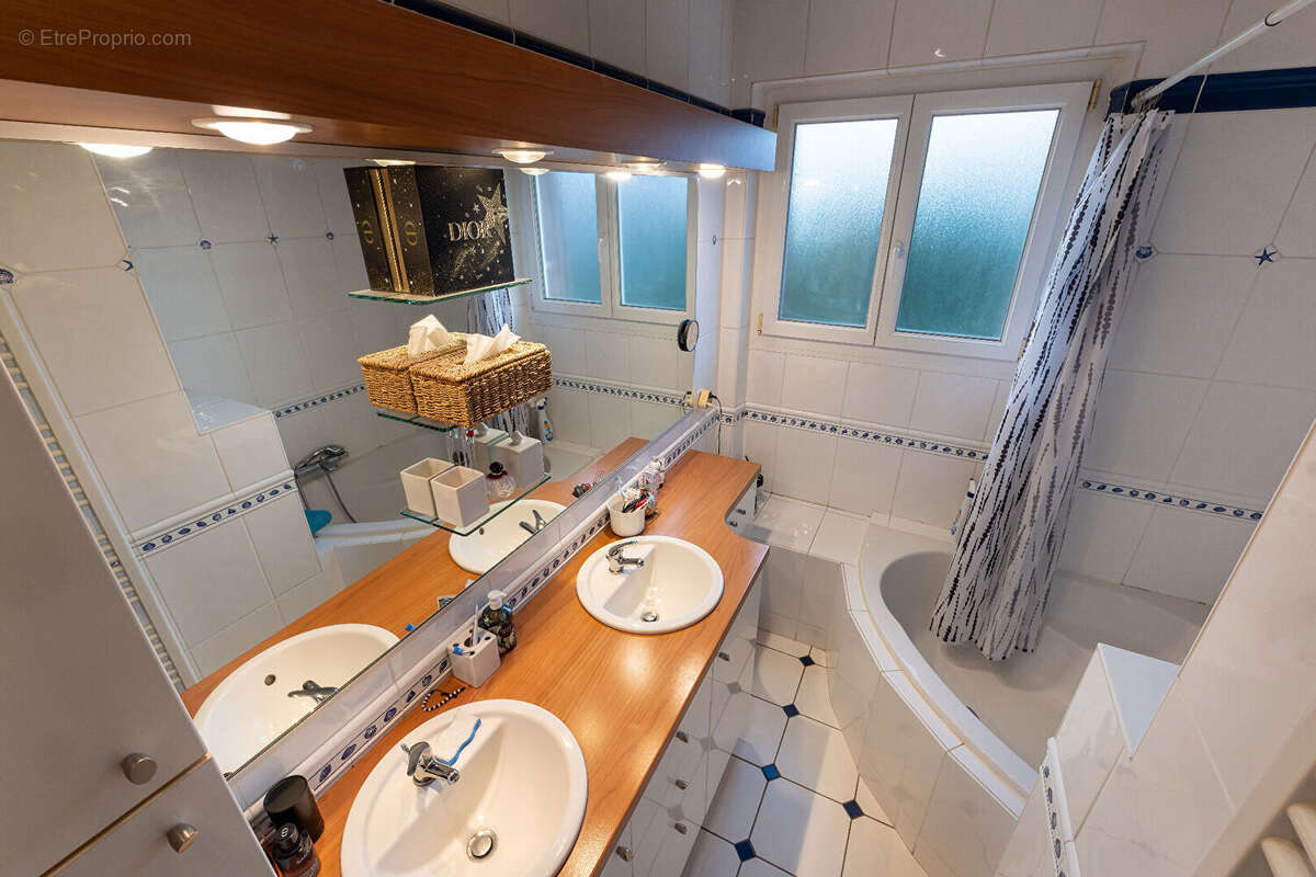 Maison à CLERMONT-FERRAND