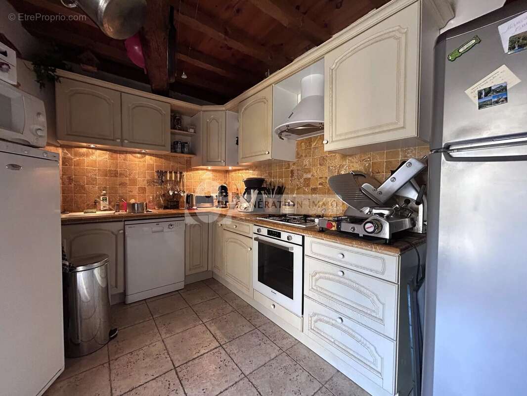 Maison à FONTVIEILLE