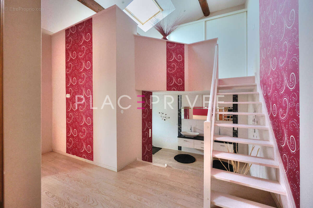 Maison à CHOLOY-MENILLOT