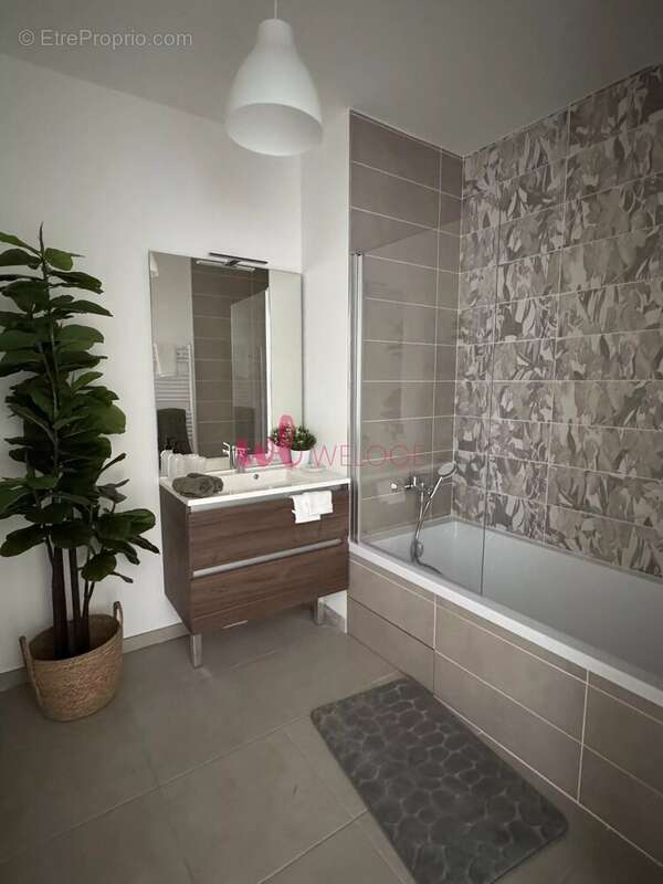 Appartement T3 avec Balcon – Bron (69500) - photo 8