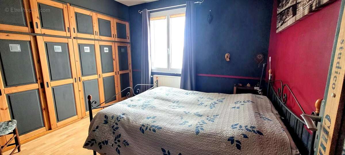 Maison à SAINT-MARTIN-LACAUSSADE