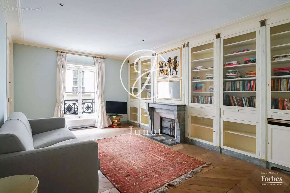 Appartement à PARIS-1E