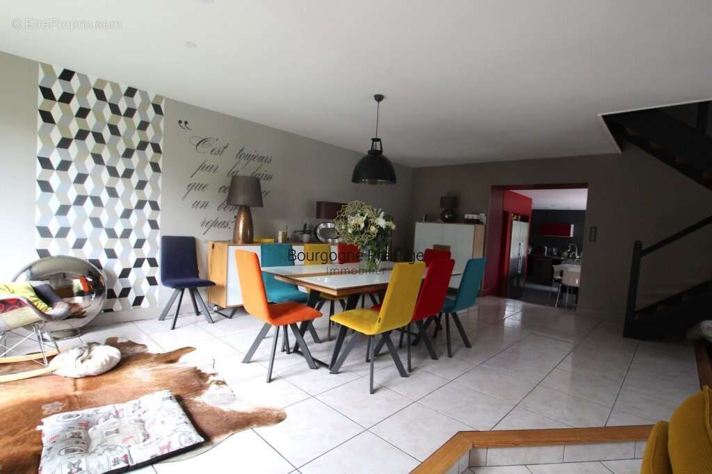 Belle propriete de caractere de 293 m² avec piscine et terrain de 1510 m² - photo 9