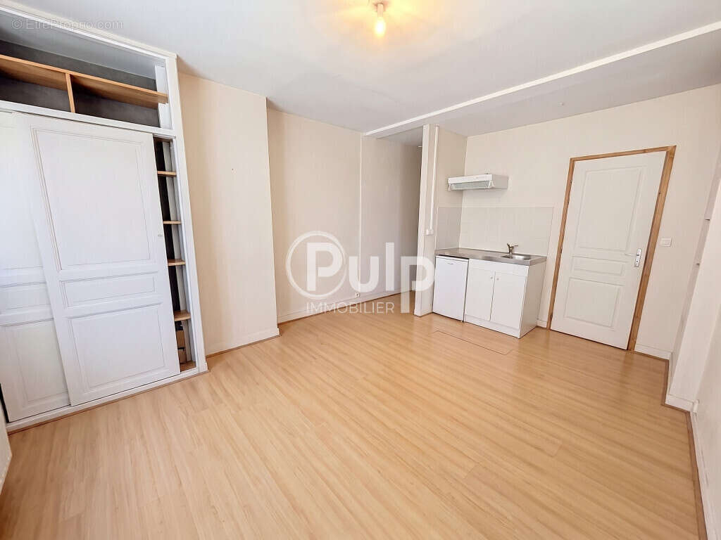 Charmant T1 de 30 m² au calme - Dernier étage et stationnement à Loos - photo 3