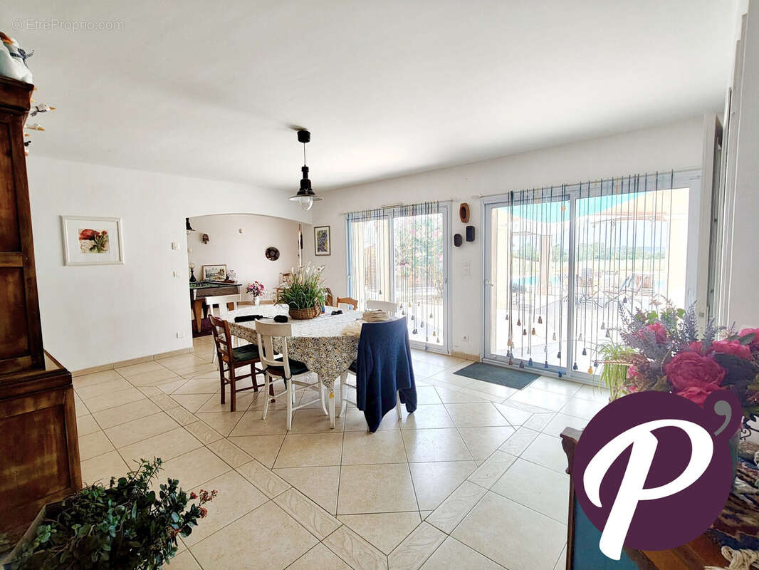 Maison 220 m² à Issigeac  - photo 2