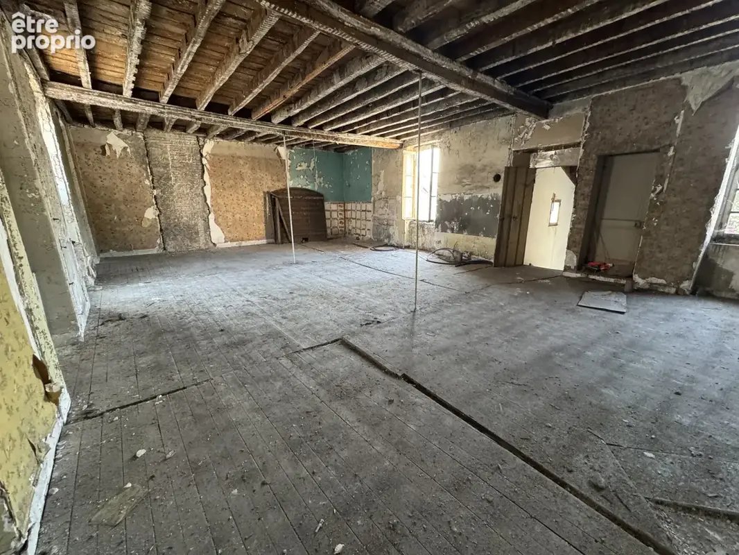 Ensemble immobilier de rapport en centre-ville de Vierzon   commerce loué et fort potentiel locatif - photo 8