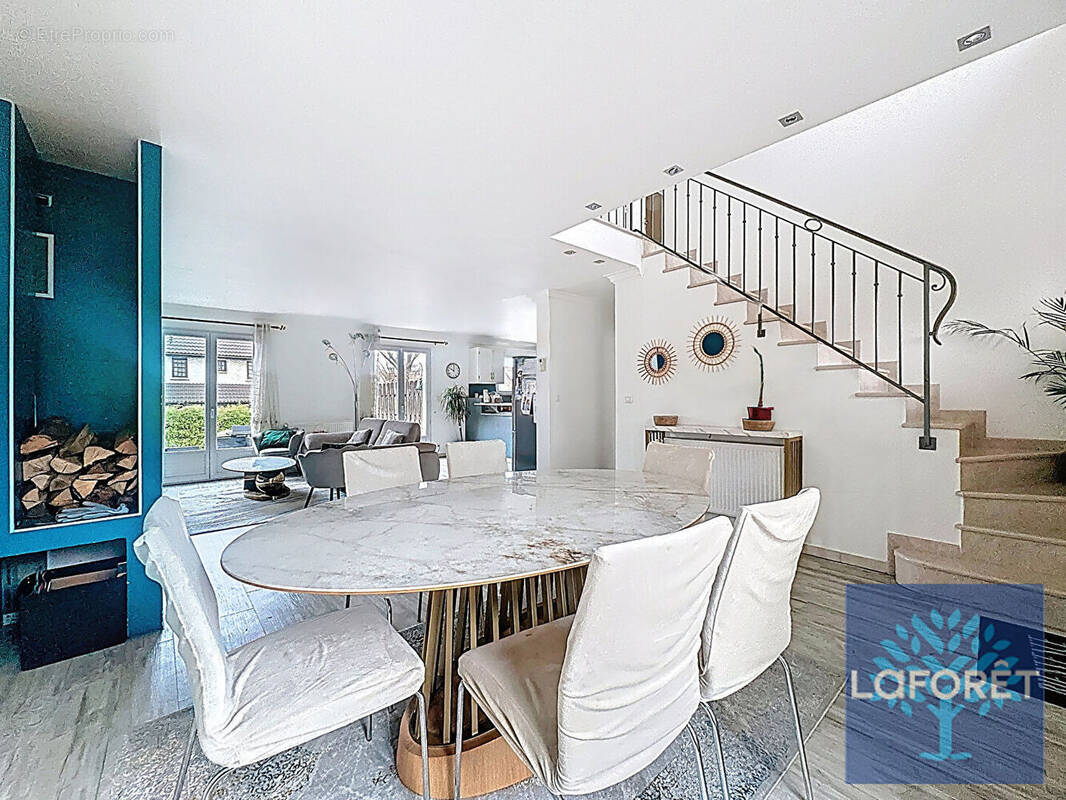 Maison à VIGNEUX-SUR-SEINE