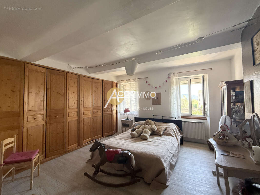 LA GARDE ,5 pièces 153 m2, Esprit maison, Jardin, Cave et Garage. - photo 9