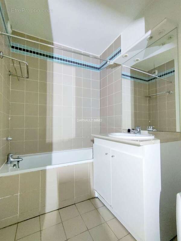 Apt t3 45m2 meuble avec balcon et parking - centre-ville luchon - photo 9