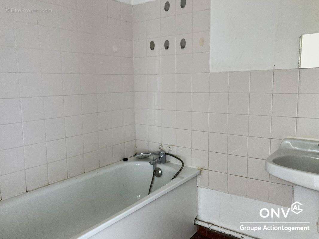 Appartement à SAINT-ETIENNE-DE-SAINT-GEOIRS