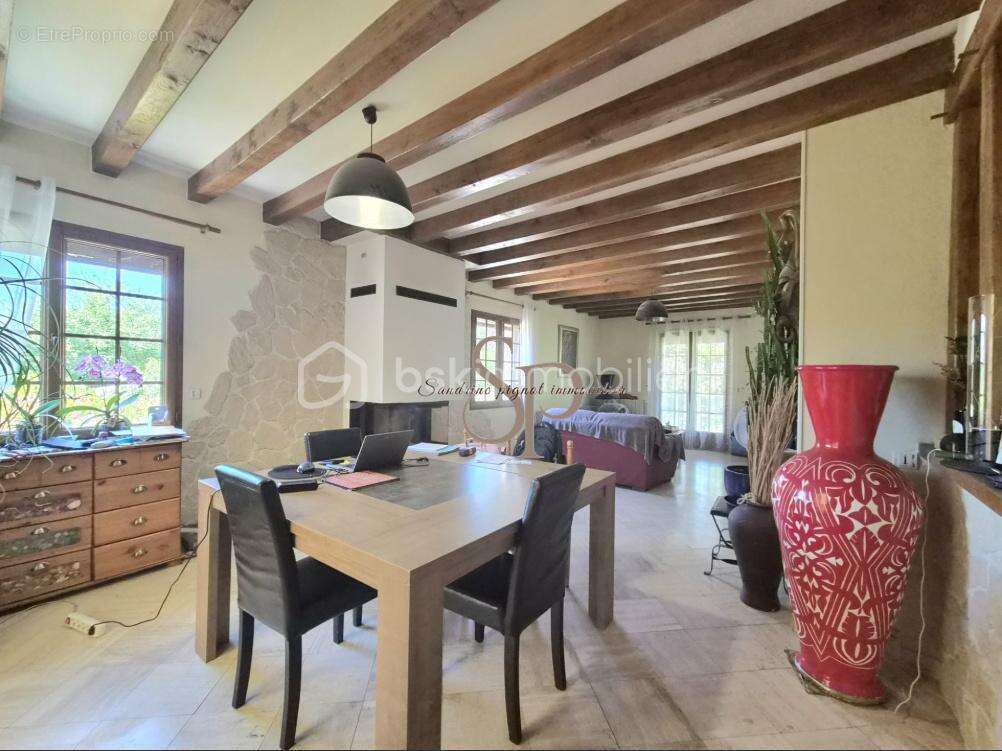Maison à LORREZ-LE-BOCAGE-PREAUX