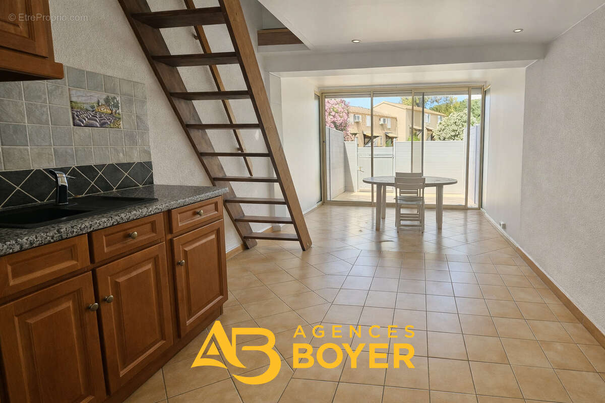 Appartement à SANARY-SUR-MER