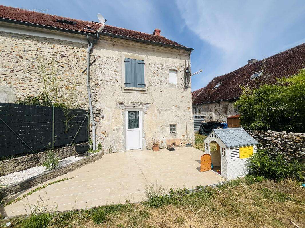 Maison spacieuse au fil du temps et du charme - photo 3