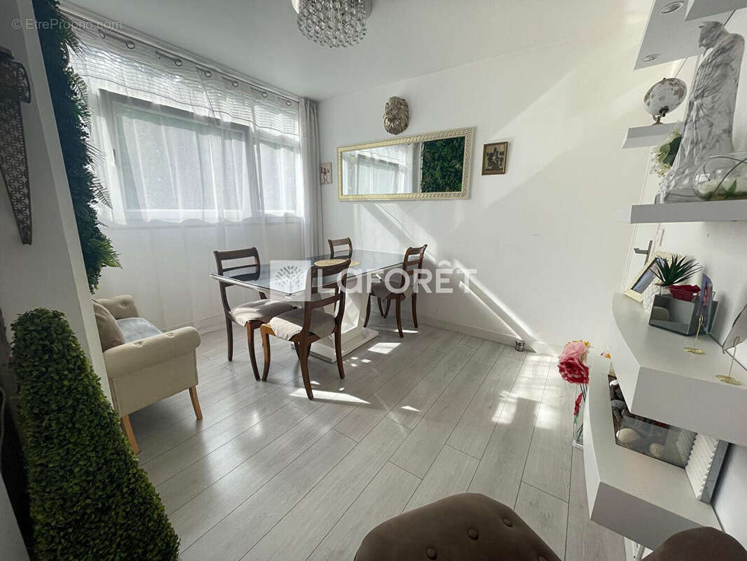 Appartement à CHENNEVIERES-SUR-MARNE