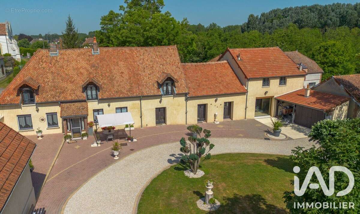 Maison 321 m² à Charny-Le-Bachot  - photo 2