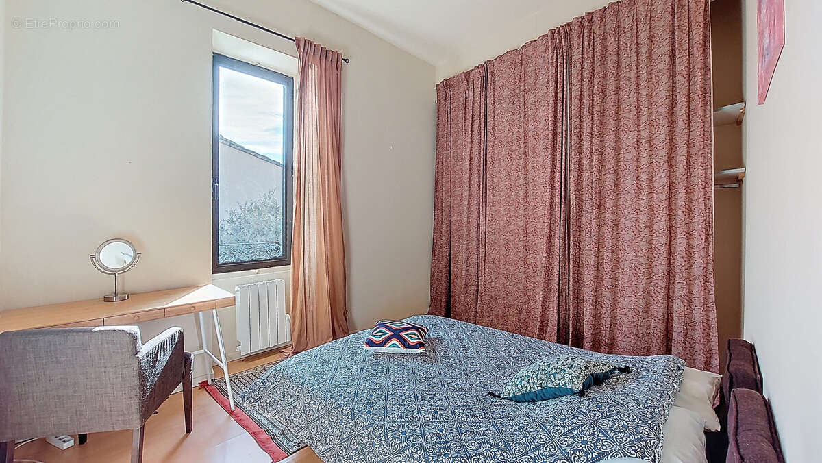 Maison à JONQUIERES-SAINT-VINCENT