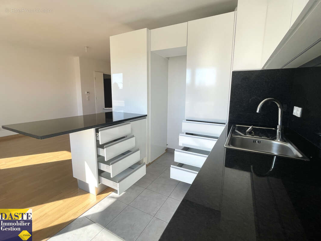 Appartement à PONTAULT-COMBAULT