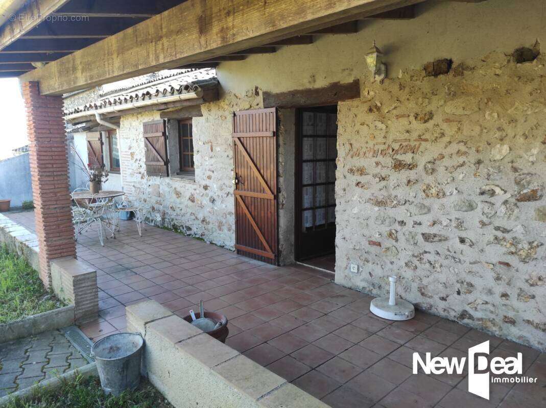 Maison de village en pierres dans le lot et garonne avec appartement independant et garages - photo 2
