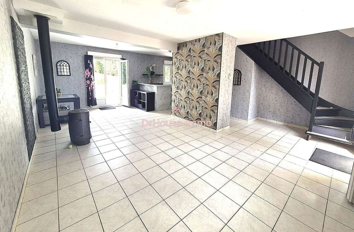 Maison à CRECY-LA-CHAPELLE