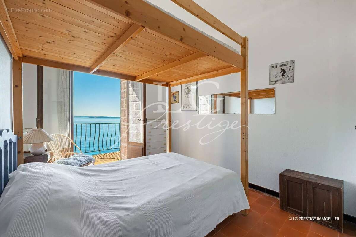 Maison à THEOULE-SUR-MER