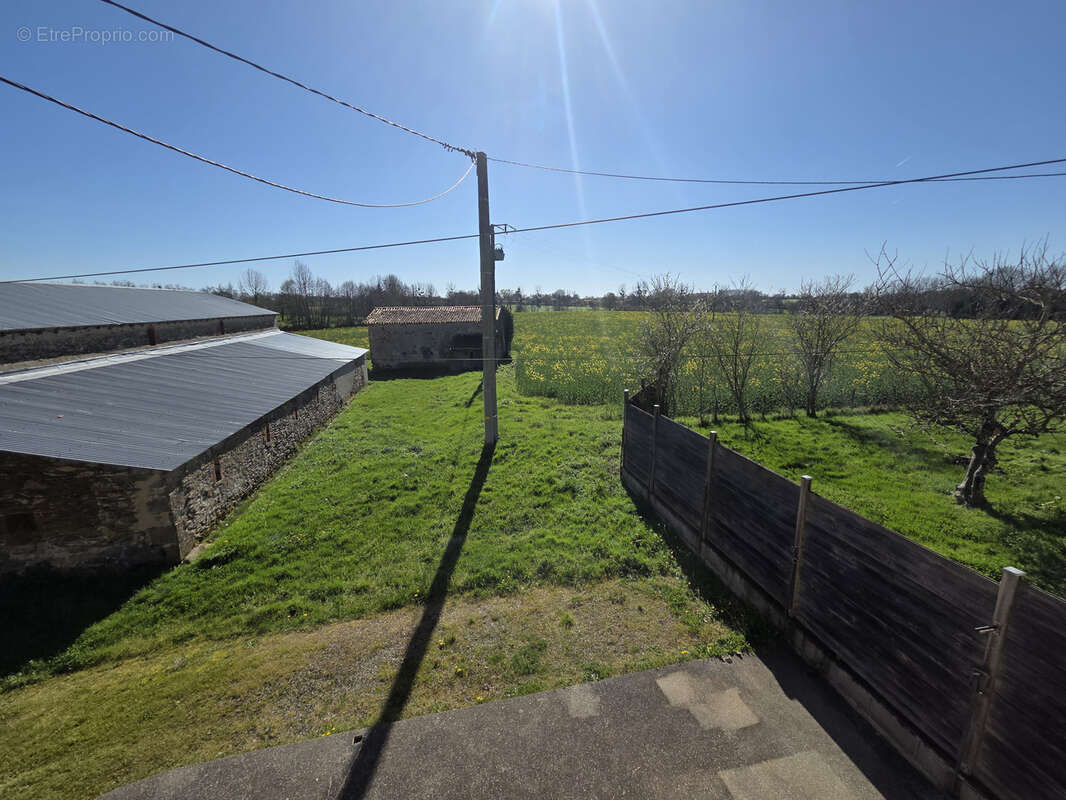 Maison à LES HERBIERS